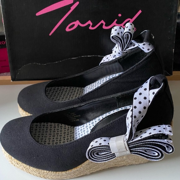 Torrid Lace-up Espadrille’s size 7 Black - Picture 16 of 16